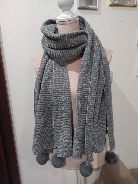 Dlhý žinilkový šál, 