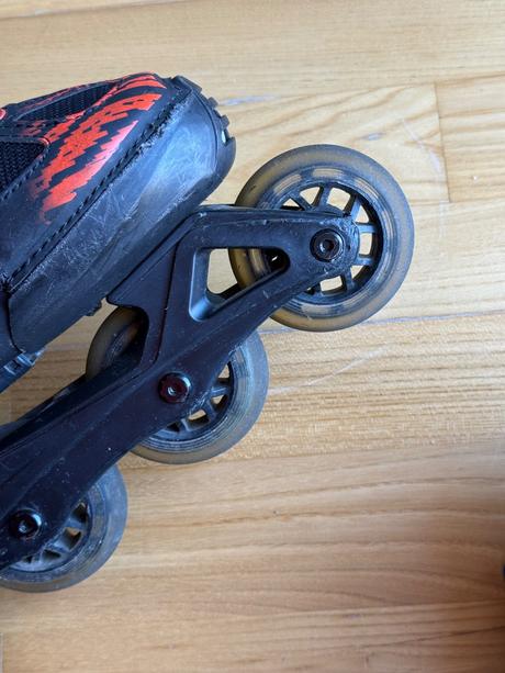 Kolieskove korcule posuvná veľkosť 20-23cm, fila,34