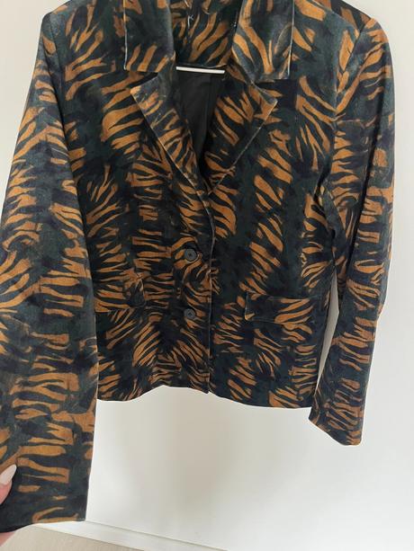 Elegantné semišové vintage zebrované sako, m