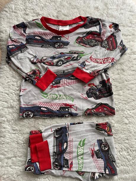 Dvojdielne pyzamka + tricko gratis, 104