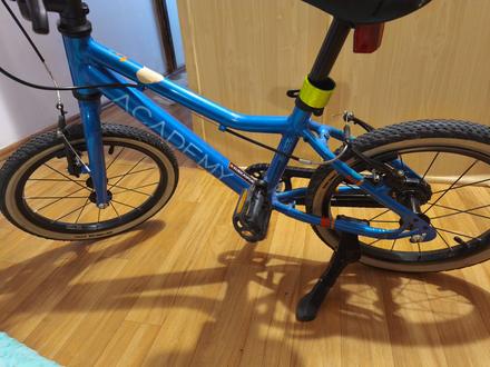 Chlapcensky bicykel academy 3, 16
