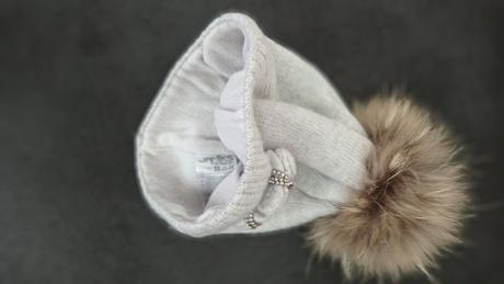 Čiapočka s kožušinovým brmbolcom jamiks, 104