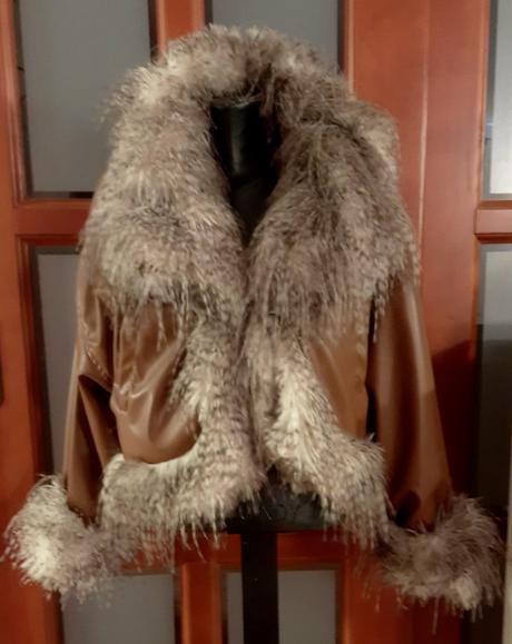 Predám obojstranný exkluzívny kožušek veľ. s-xl, 