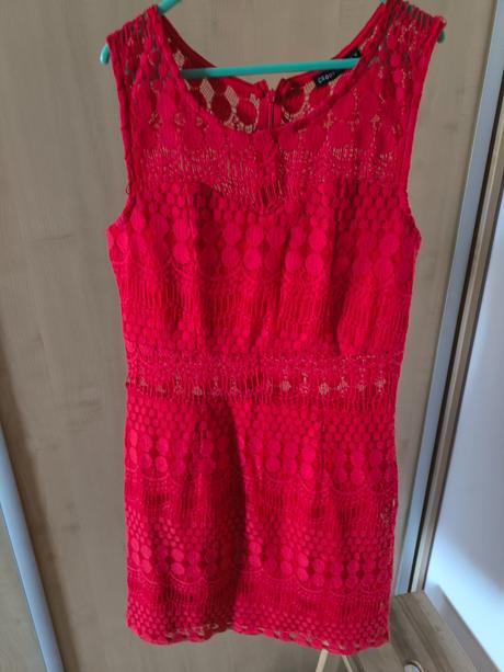Červené šaty bez rukávov, m