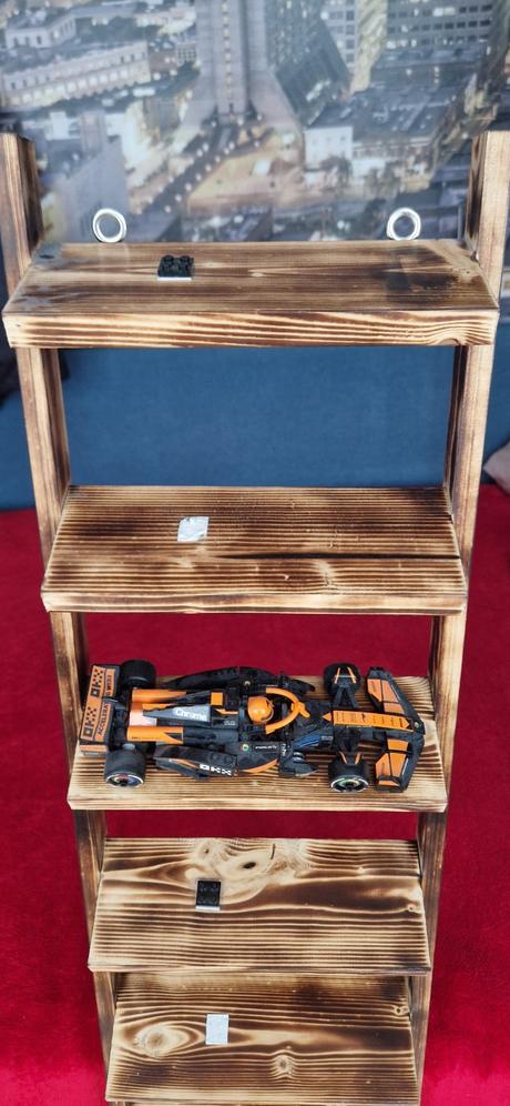 Výstavná polica na lego, 