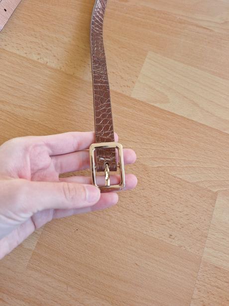 Klasický hnedý opasok, 