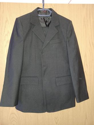 Chlapčenský oblek, 146