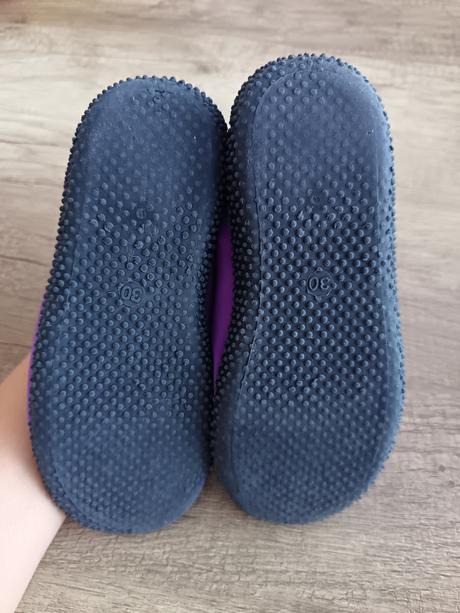 Topánky do vody, 30