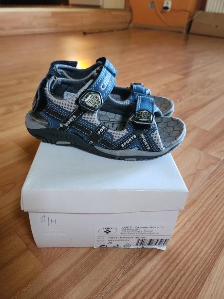 Nove sandale modre, santé,29 / 30