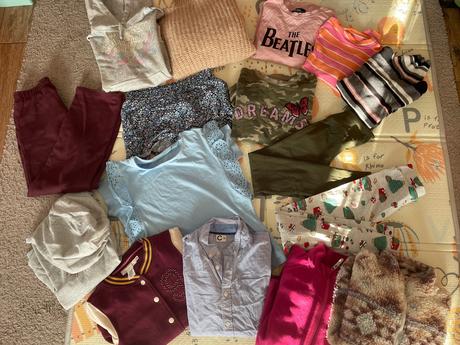 Balík oblečenia 146/152, 140–152