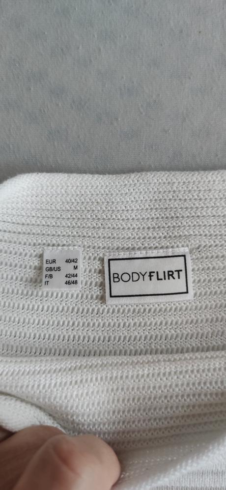 Dámsky sveter, veľ. 40/42, 40