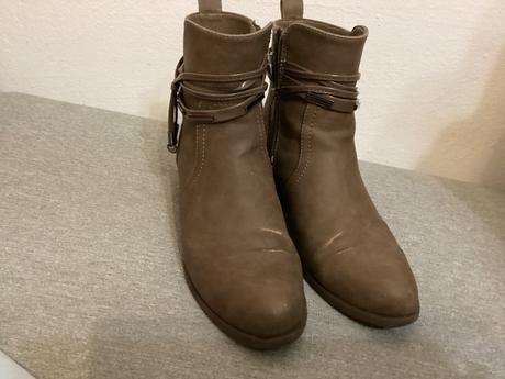 Čižmičky s poškodením, 36