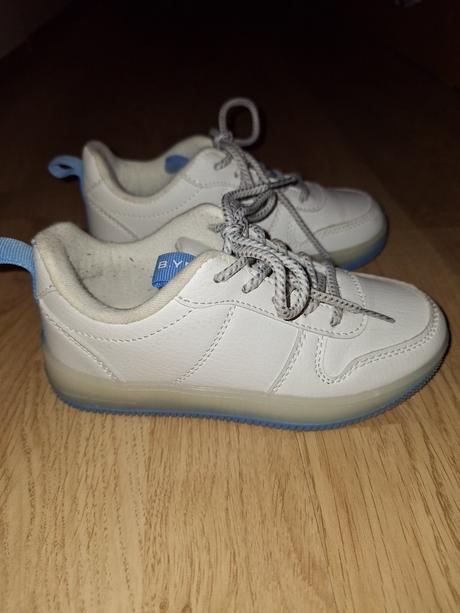 Tenisky, reserved,29