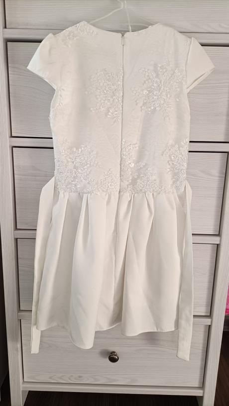 Slávnostné šatky, 134