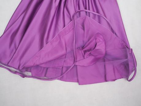 Kvalitné spoločenské šaty, s