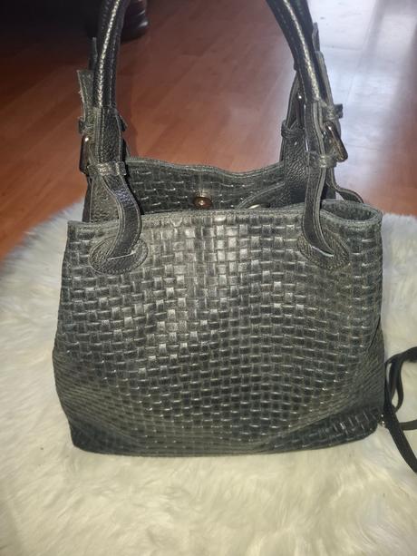 Dámaka kožená kabelka,