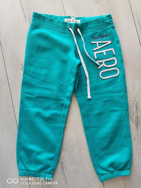 Dámske trištvrťové tepláky, aeropostale,s