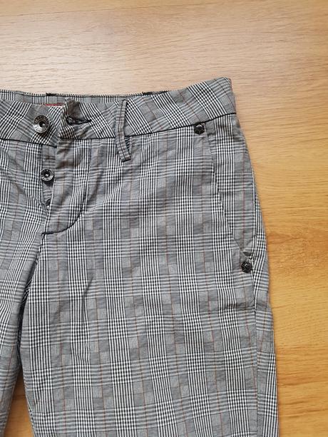 Karované kraťasy nad koleno, xs