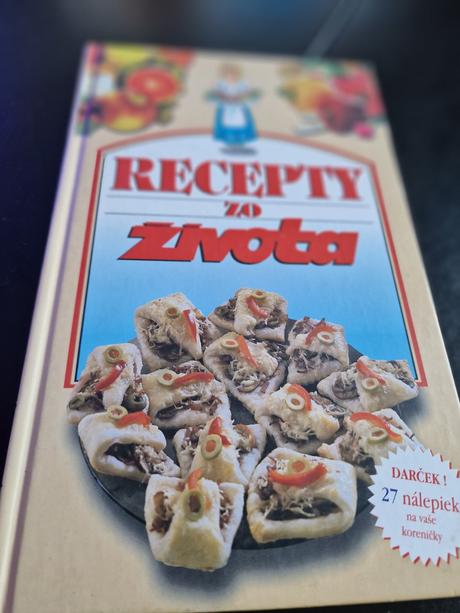 Kniha recepty zo života 171 strán. stav ako nová.,