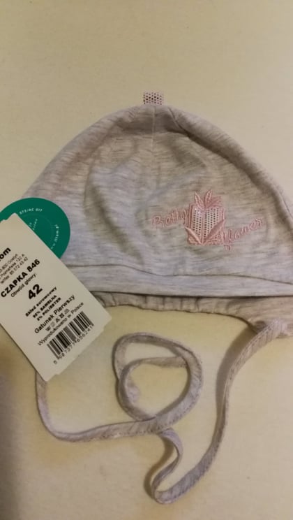 Čiapočky jarné jesenné  mix nafotené nenosené, 40 / 42 / 44