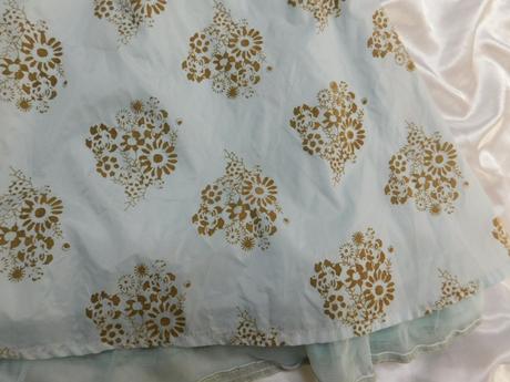 Luxusne velmi pekne šaty, 98