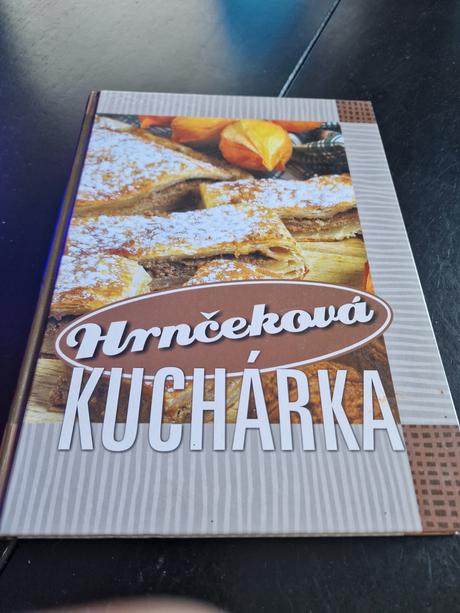 Kniha hrnčeková kuchárka 235 strán. stav ako nová.,