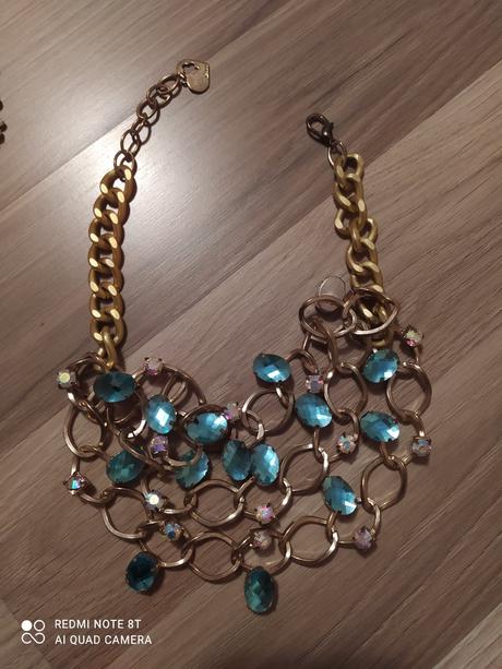 Náhrdelník s kamienkami,