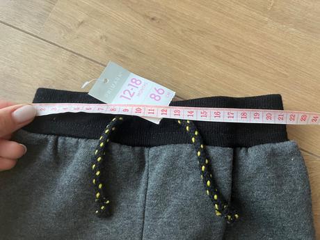 Nové - tepláky, primark,86