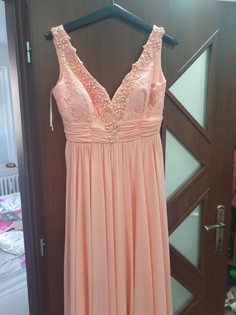 Spolocenske saty, 42