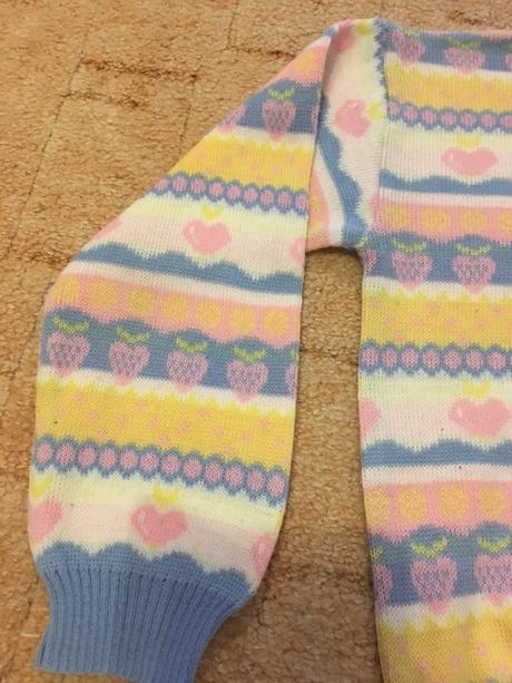 Pletený pulovrik so srdiečkami, 110