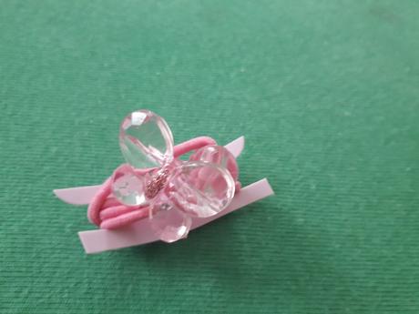 Gumicka do vlasov ruzova motyl, 