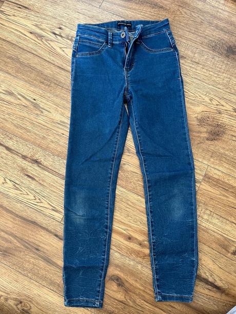 Dievčenské rifle, reserved,146