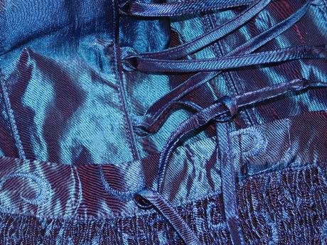 Pekny kvalitny dirndl kroj, 38