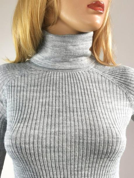 Noisy may - praktické úpletové šaty s roláčikom, s