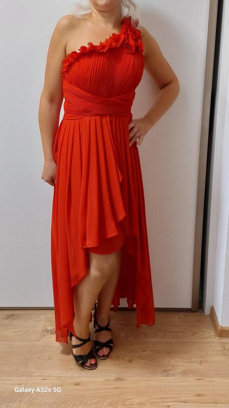 Spoločensmé šaty, 40