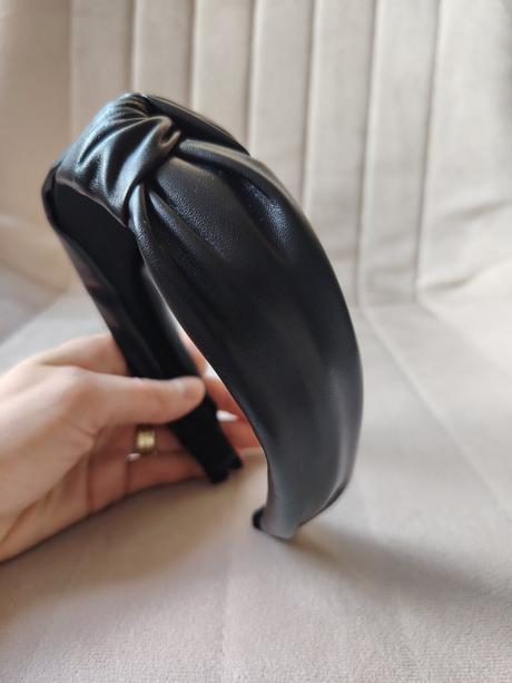 Čierna čelenka do vlasov z umelej kože, 