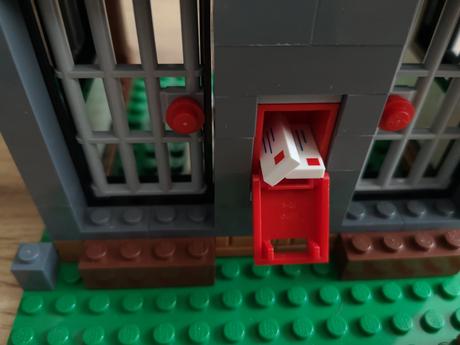 Lego city 4440 policajná stanica v lese,