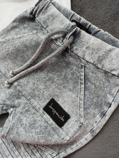 Tepláky despacito, 98