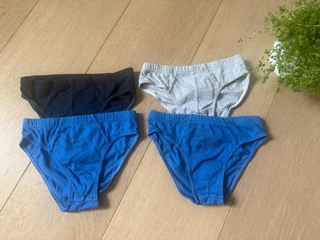 4 pack slipy - top stav, lupilu,104