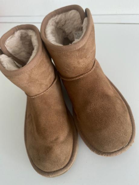 Dievcenske uggy, ugg,35