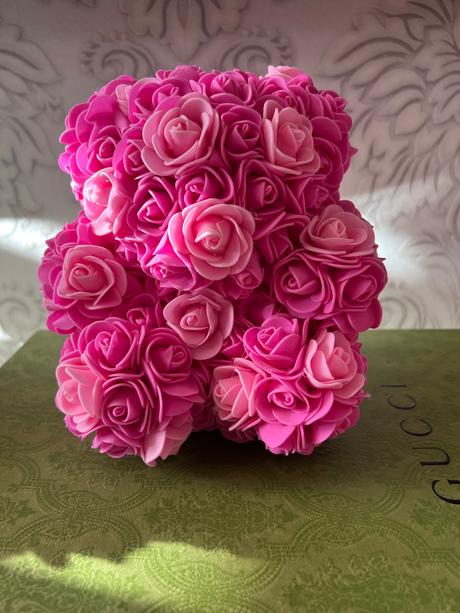 Dekorácia medveď z ruže, 