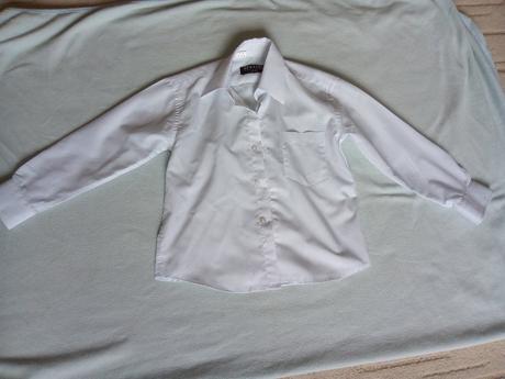 Biela košeľa, 122