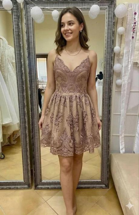 Spoločenské šaty vo veľkosti s, s