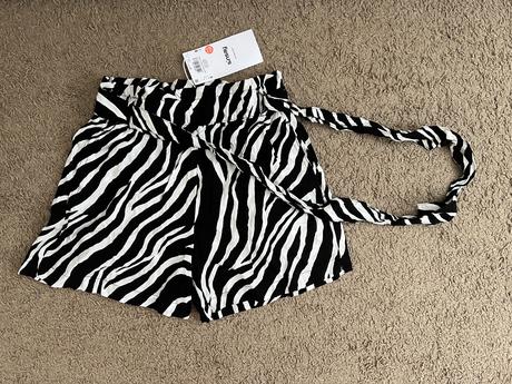 Šortky cyklistické a šortky zaväzovacie, sinsay,32 / xs