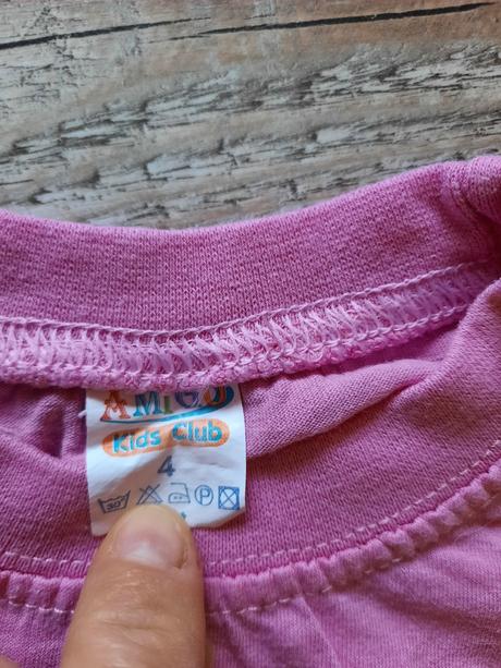 Pulovre pre dvojičky, 104