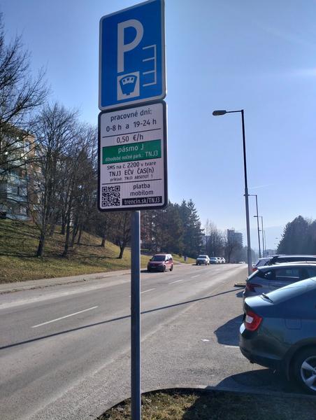 Stiahne sa platba za parkovanie SMS z kreditu?