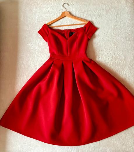 Elegantné červené šaty asos, s