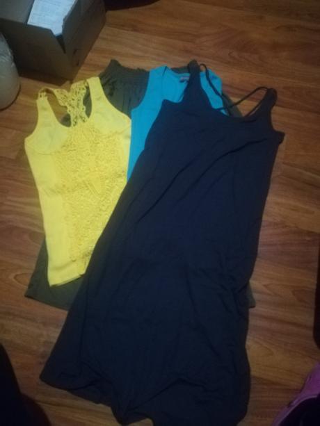 Letný balík tričiek a šiat veľ.m 8 ks, m