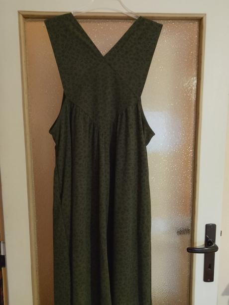 Menčestrové šaty, 56