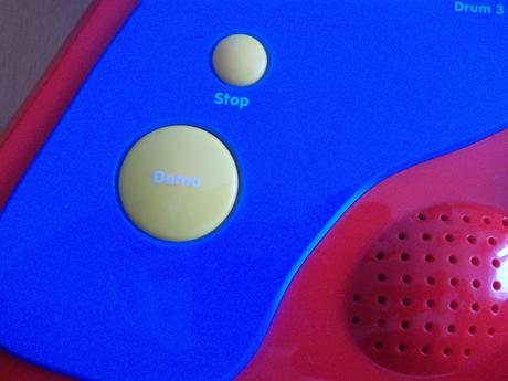 Detská gitara na baterky.,